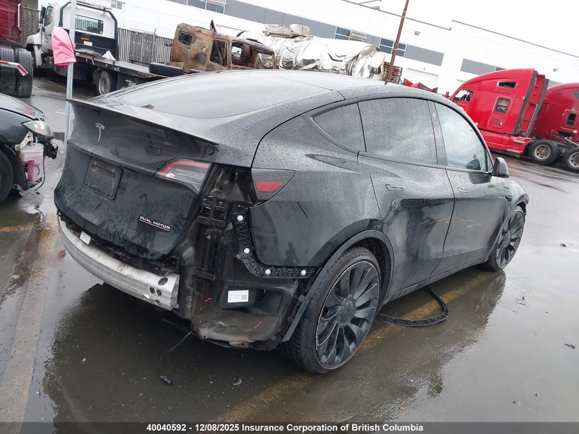7SAYGDEF8NF517237 2022 TESLA MODEL Y photo no. 4