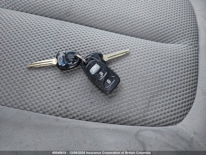 2008 Kia Rondo VIN: KNAFG525X87192748 Lot: 40040618