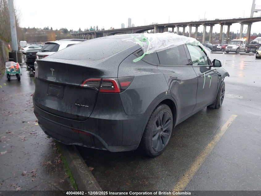 LRWYGDEE7RC660832 2024 TESLA MODEL Y photo no. 4