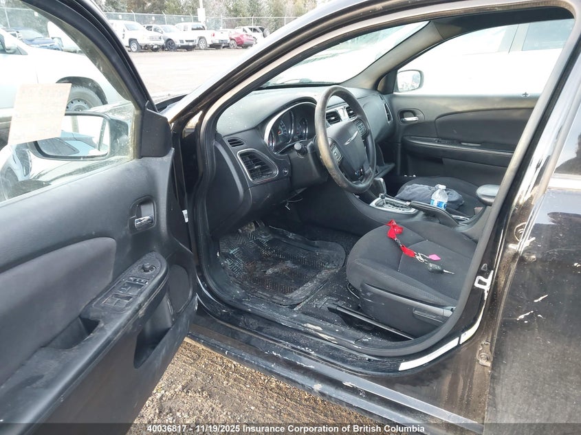 1C3CCBAB5DN696755 2013 CHRYSLER 200 photo no. 7