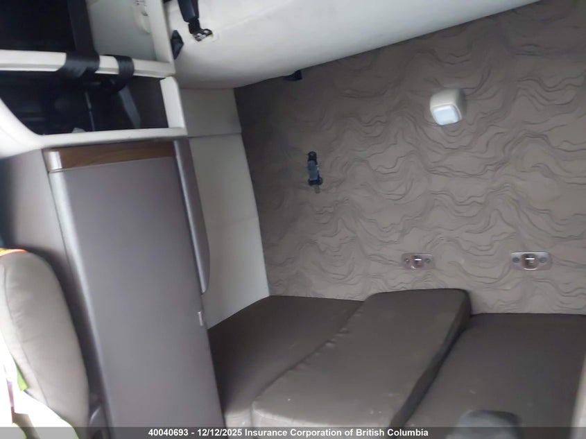 4V4NC9EH6GN929627 2016 VOLVO  photo no. 5