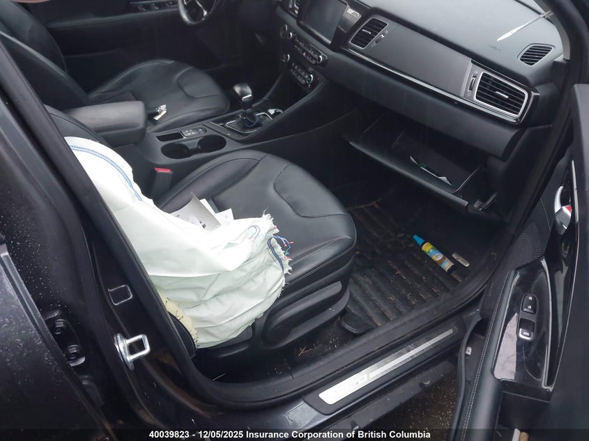 KNDCC3LD2K5308121 2019 KIA NIRO photo no. 5
