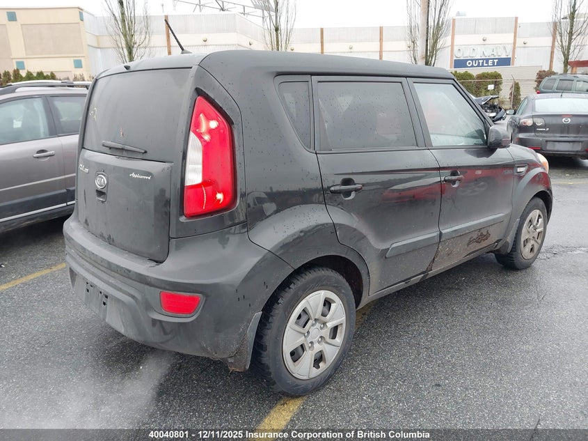 KNDJT2A59C7747061 2012 KIA SOUL photo no. 4