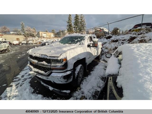1GCVKNEC1JZ377403 2018 CHEVROLET SILVERADO photo no. 2
