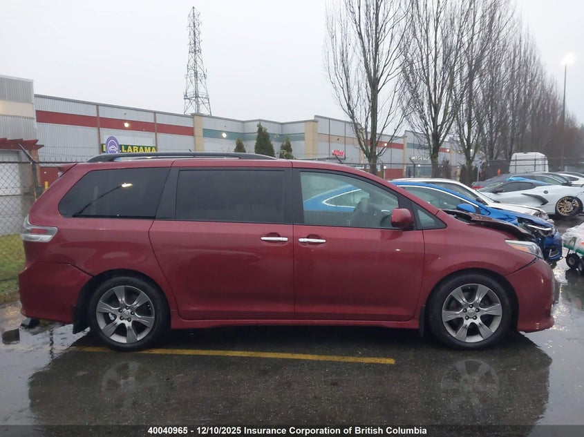 5TDXK3DCXFS538564 2015 TOYOTA SIENNA photo no. 13