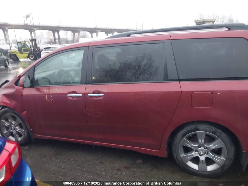 5TDXK3DCXFS538564 2015 TOYOTA SIENNA photo no. 14