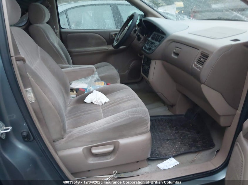4T3ZF13C7YU229266 2000 TOYOTA SIENNA photo no. 5