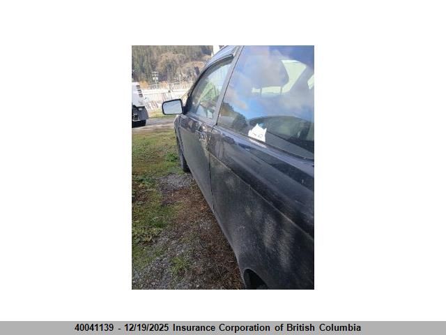 2009 Ford Focus VIN: 1FAHP32N49W175988 Lot: 40041139