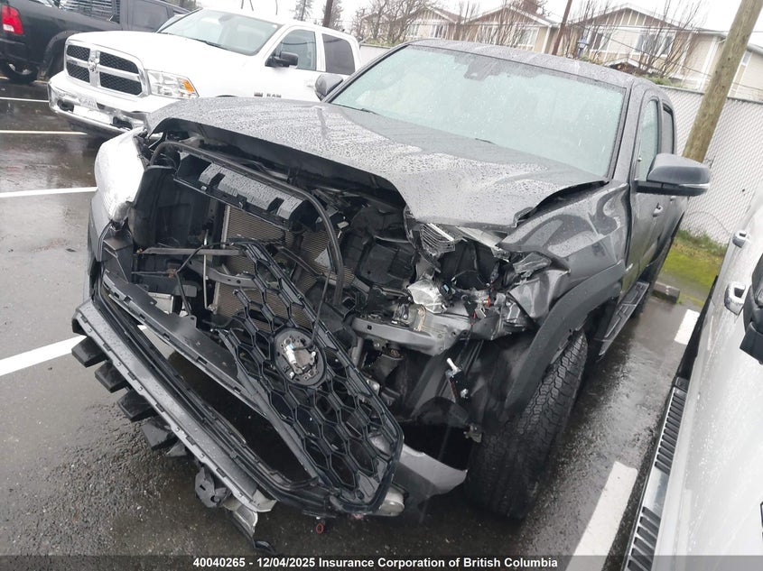 3TYCZ5AN3NT072894 2022 TOYOTA TACOMA photo no. 2