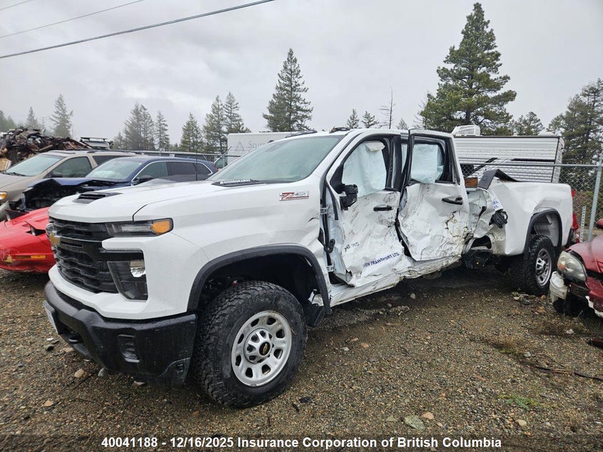1GC4YSEY7RF382347 2024 CHEVROLET SILVERADO photo no. 2