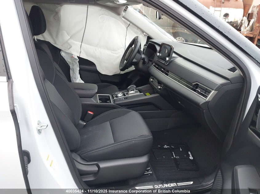 JA4J4VA87RZ629946 2024 MITSUBISHI OUTLANDER photo no. 5