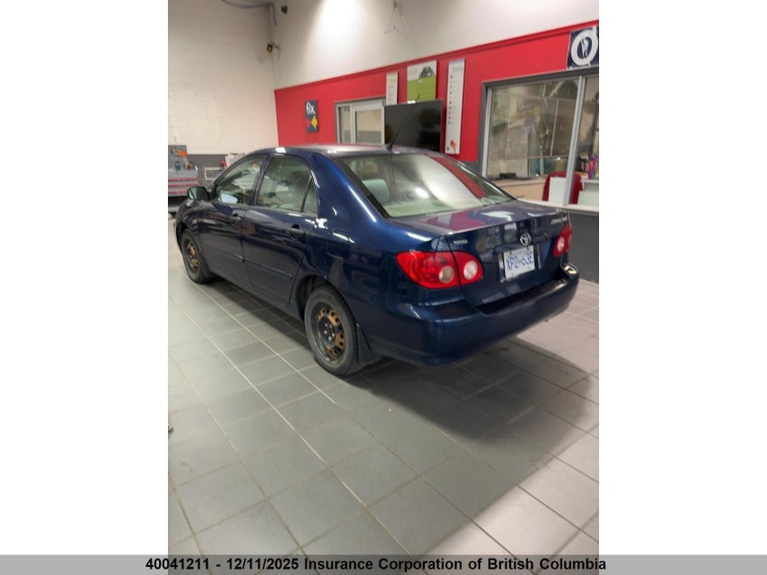 2T1BR32E76C675268 2006 TOYOTA COROLLA photo no. 3