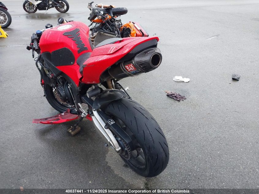 JH2PC4025DK600030 2013 HONDA CBR photo no. 3