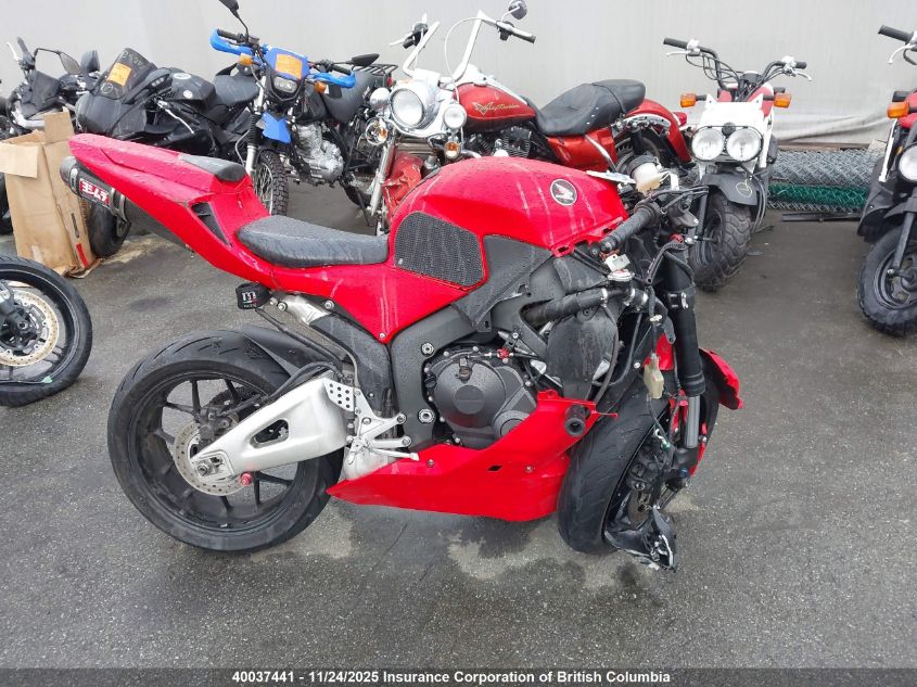 JH2PC4025DK600030 2013 HONDA CBR photo no. 8