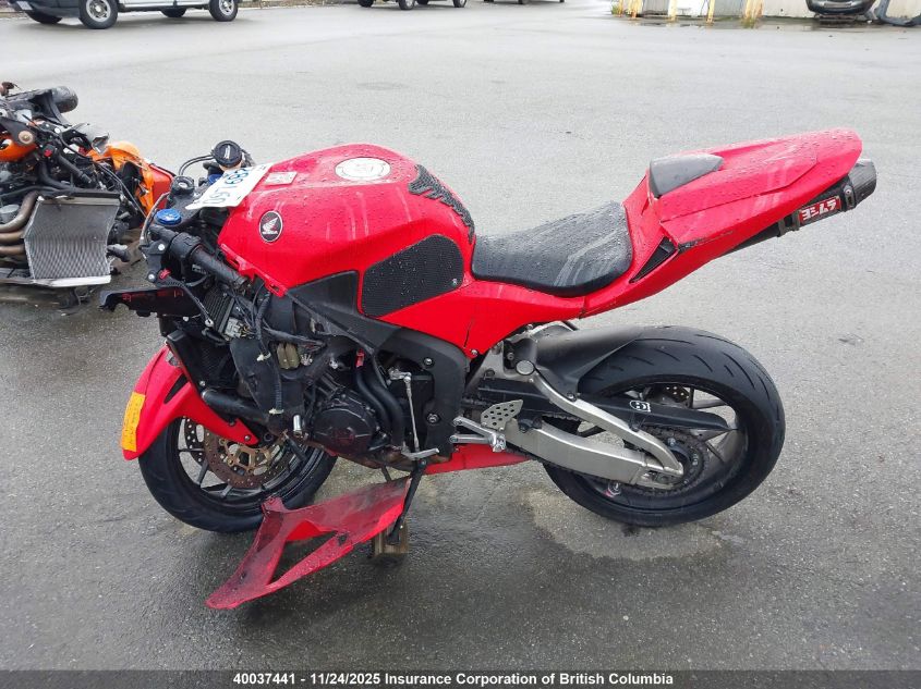 JH2PC4025DK600030 2013 HONDA CBR photo no. 9