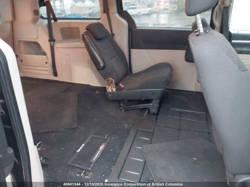 2D4RN4DE0AR190169 2010 DODGE CARAVAN photo no. 8