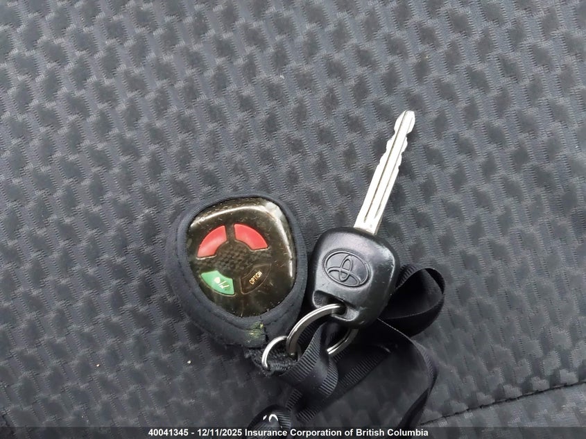 2T1KR32E56C593264 2006 TOYOTA MATRIX photo no. 11
