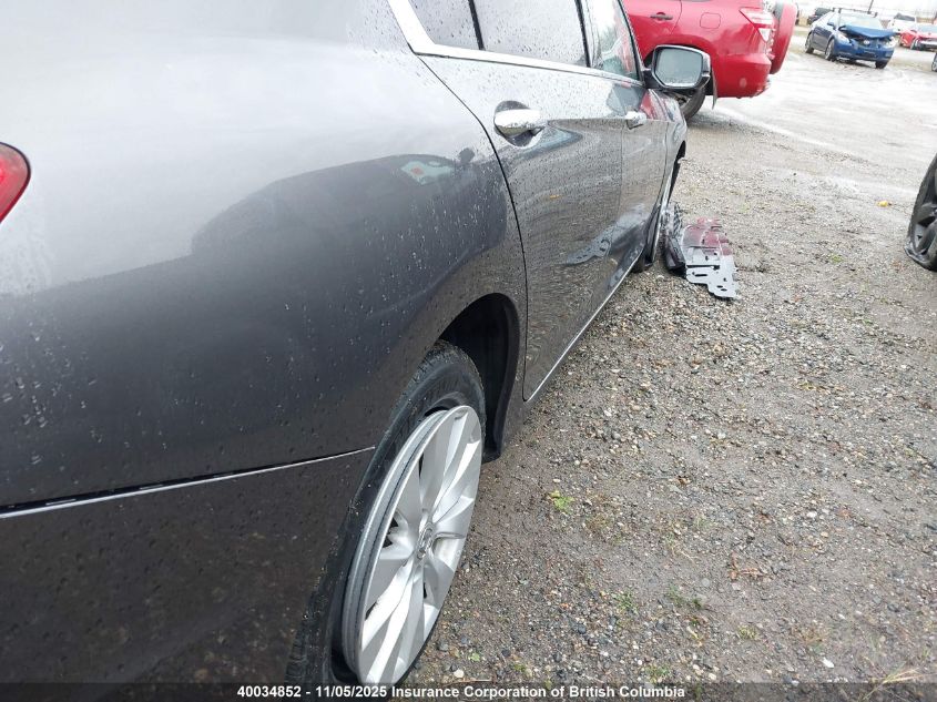 2013 Honda Accord Exl VIN: 1HGCR3F88DA800726 Lot: 40034852