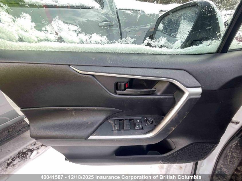 2019 Toyota Rav4 VIN: 2T3BWRFV0KW030631 Lot: 40041587