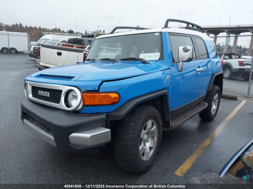 JTEBU11F470033451 2007 TOYOTA FJ CRUISER photo no. 2