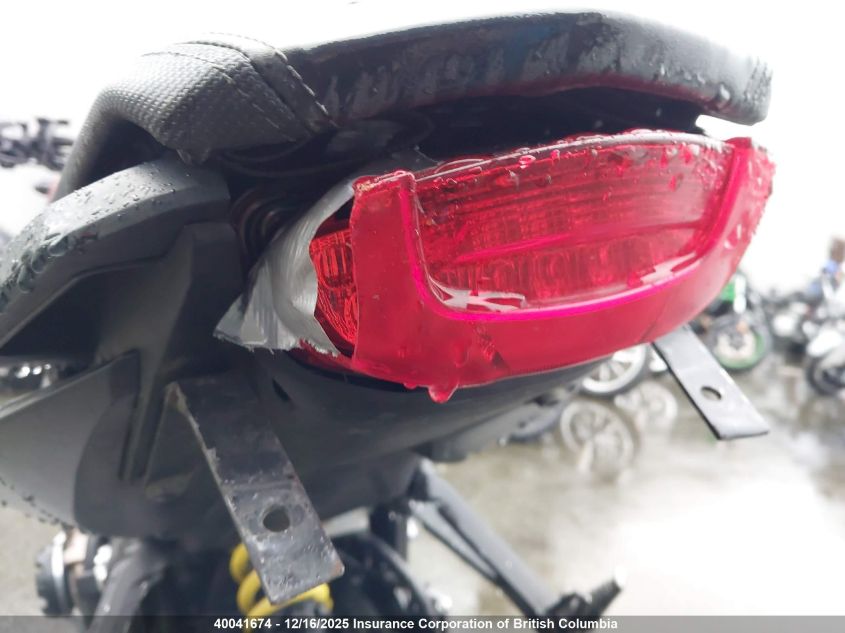 MLHRH026XK5000057 2019 HONDA CB photo no. 18