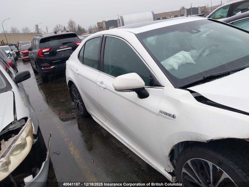 2018 Toyota Camry Hybrid/Le/Xle/Se VIN: 4T1B21HK8JU006195 Lot: 40041187