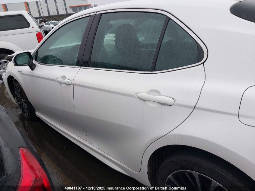 2018 Toyota Camry Hybrid/Le/Xle/Se VIN: 4T1B21HK8JU006195 Lot: 40041187