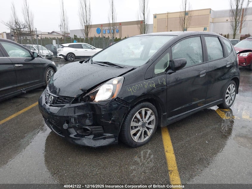 LUCGE8H77E3005259 2014 HONDA FIT photo no. 2