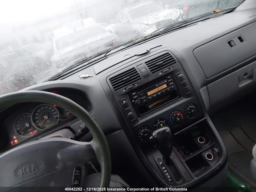 KNDUP131736364389 2003 KIA SEDONA photo no. 20