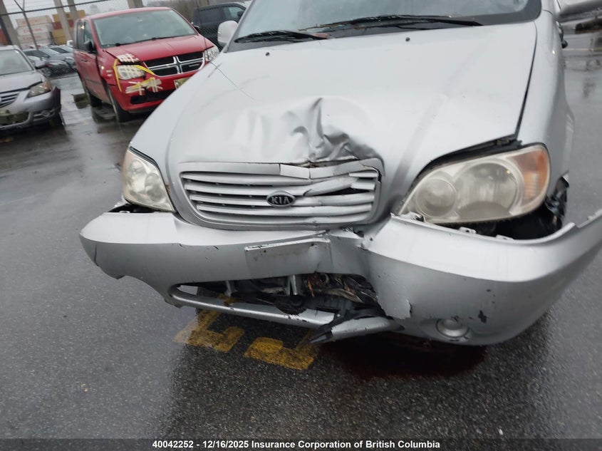 KNDUP131736364389 2003 KIA SEDONA photo no. 6
