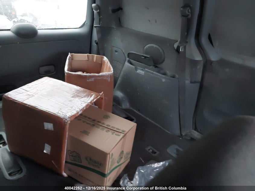 KNDUP131736364389 2003 KIA SEDONA photo no. 8