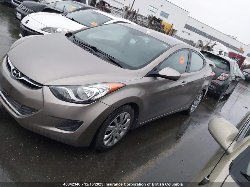 5NPDH4AE3DH453288 2013 HYUNDAI ELANTRA photo no. 2