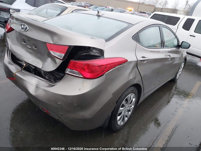 5NPDH4AE3DH453288 2013 HYUNDAI ELANTRA photo no. 4