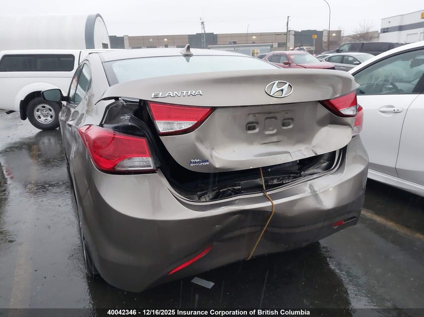 5NPDH4AE3DH453288 2013 HYUNDAI ELANTRA photo no. 6
