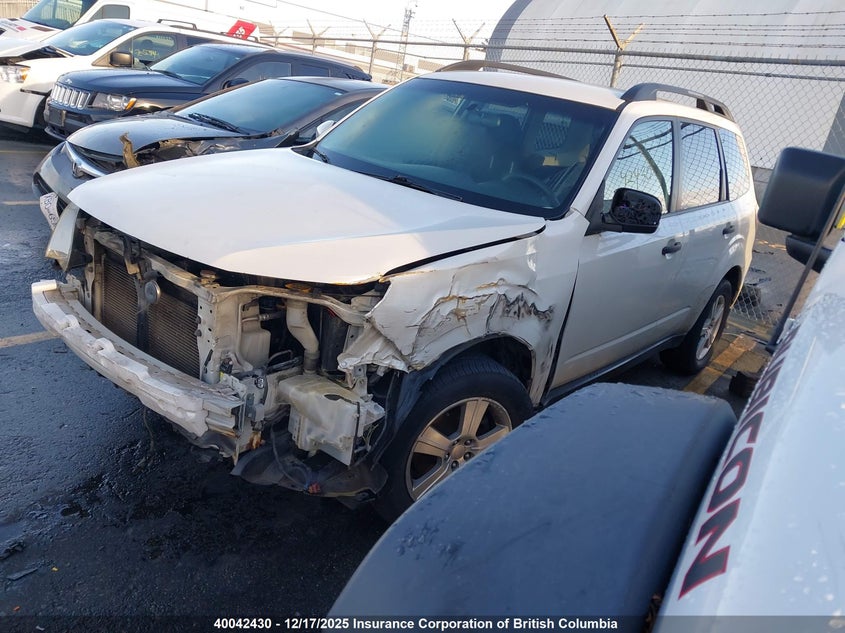 JF2SHCBC1BH710993 2011 SUBARU FORESTER photo no. 2