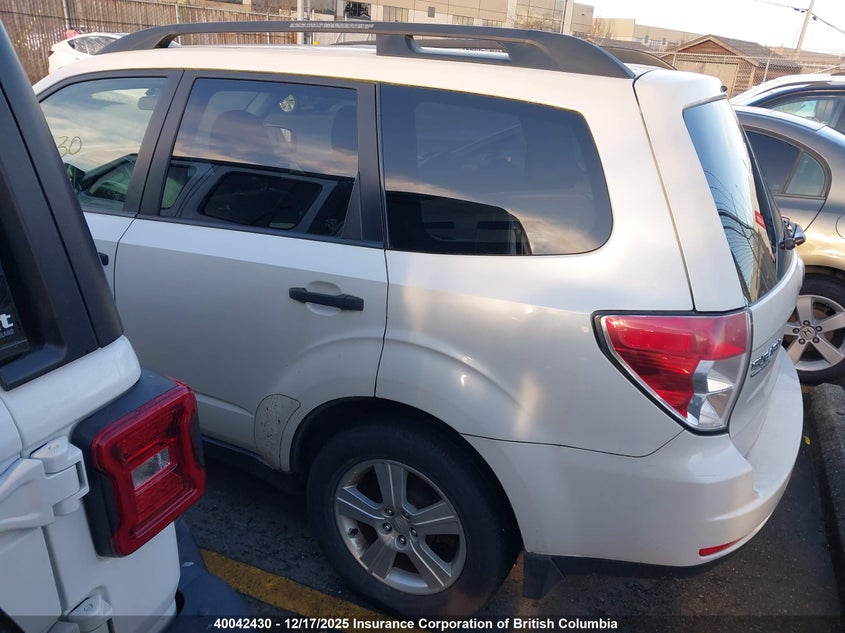 JF2SHCBC1BH710993 2011 SUBARU FORESTER photo no. 3