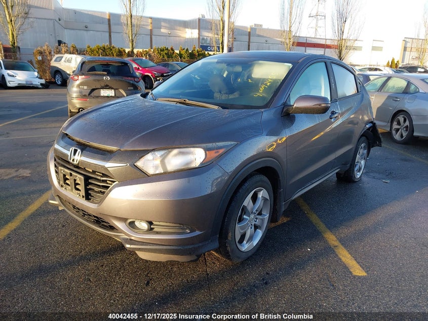 3CZRU5H58JM100915 2018 HONDA HR-V photo no. 2