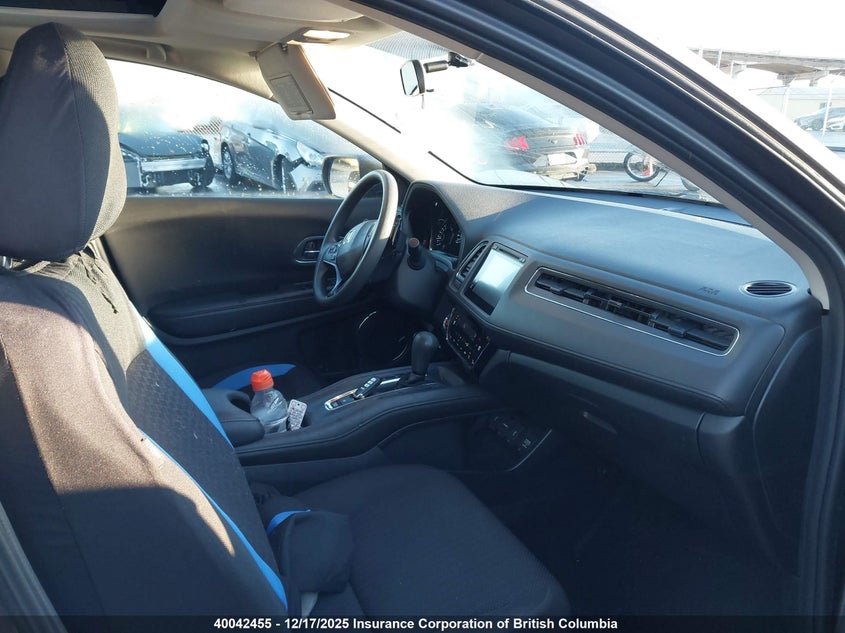 3CZRU5H58JM100915 2018 HONDA HR-V photo no. 5