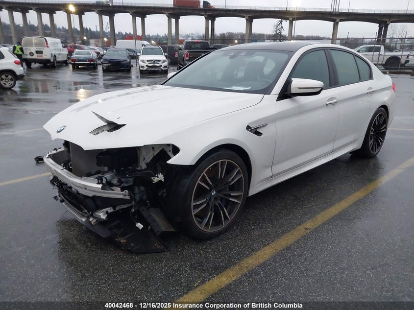 WBSJF0C52JB283641 2018 BMW M5 photo no. 2
