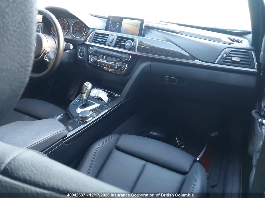 WBA8D9C58JA614337 2018 BMW 3ER photo no. 5