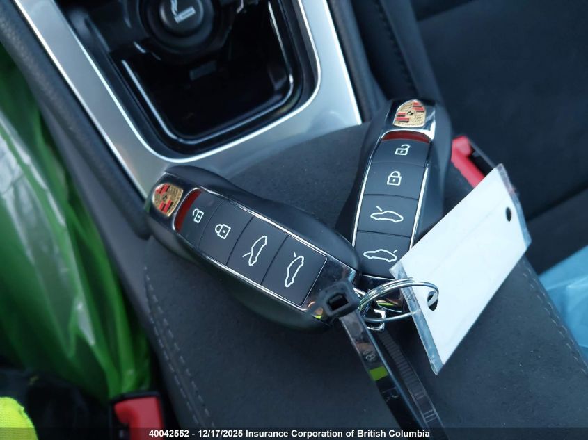 2025 Porsche 718 Cayman Gts 4.0 VIN: WP0AD2A83SK266158 Lot: 40042552