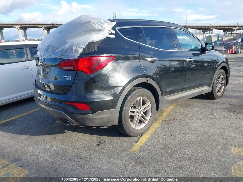 5XYZUDLB8HG453272 2017 HYUNDAI SANTA FE photo no. 4