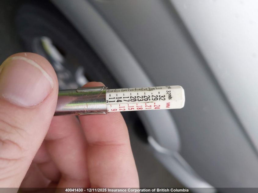 2004 Dodge Caravan Se VIN: 1D4GP25R04B517857 Lot: 40041430