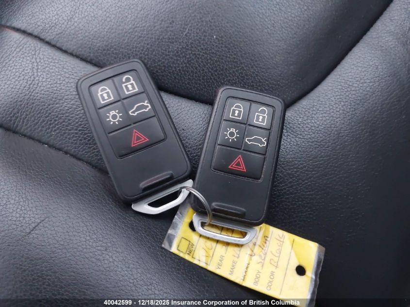 2015 Volvo V60 VIN: YV140MEL4F1232707 Lot: 40042599