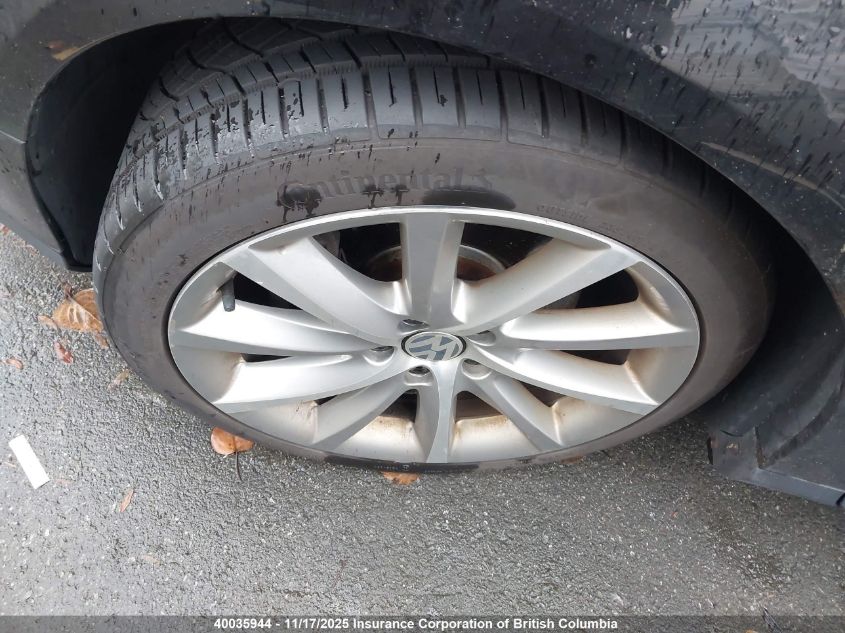 2009 Volkswagen Passat VIN: WVWEK73C99E128736 Lot: 40035944