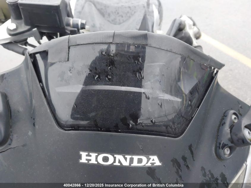 2012 Honda Cbr250 R VIN: MLHMC4125C5300220 Lot: 40042866