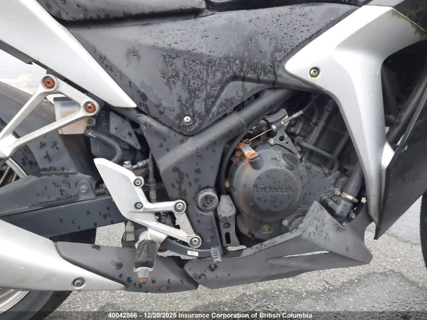 2012 Honda Cbr250 R VIN: MLHMC4125C5300220 Lot: 40042866