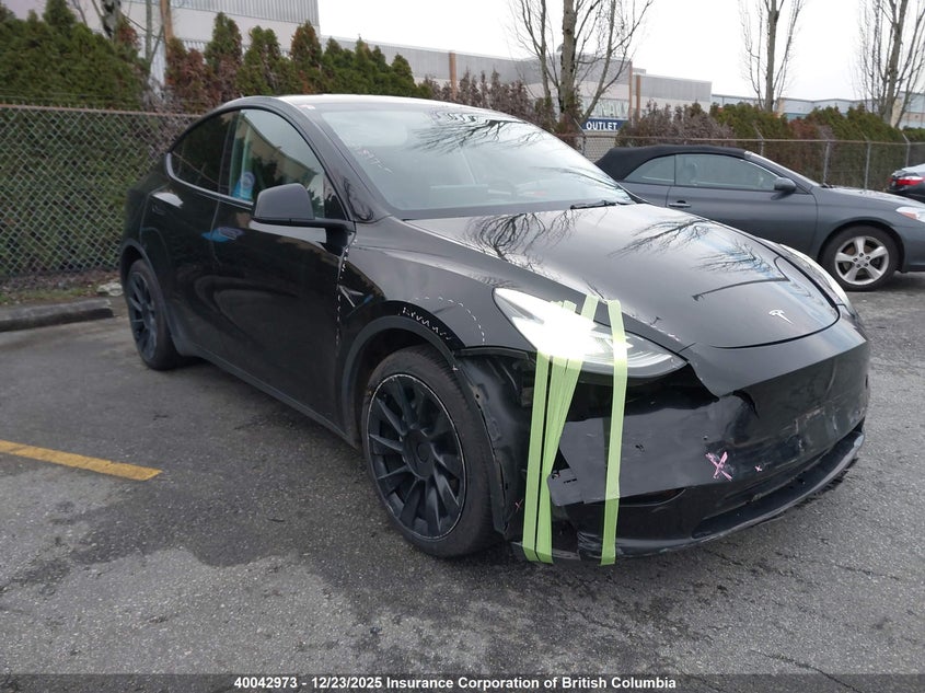 7SAYGDEE5NF493003 2022 Tesla Model Y auction photo 1