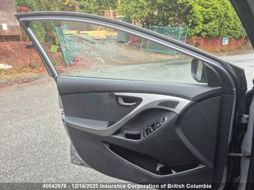 2015 Hyundai Elantra Se/Sport/Limited VIN: KMHDH4AH2FU389274 Lot: 40042978