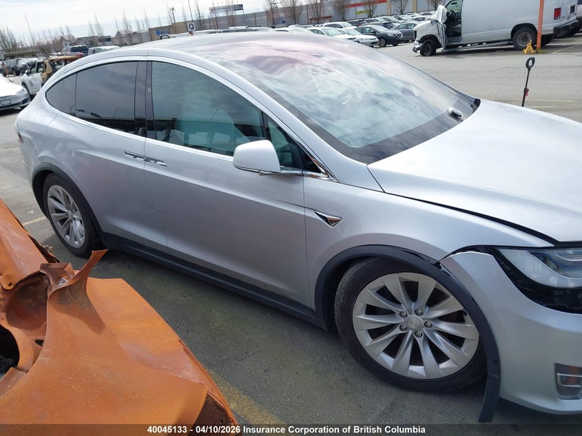 2017 Tesla Model X Awd/Standard Range VIN: 5YJXCBE23HF040453 Lot: 40045133